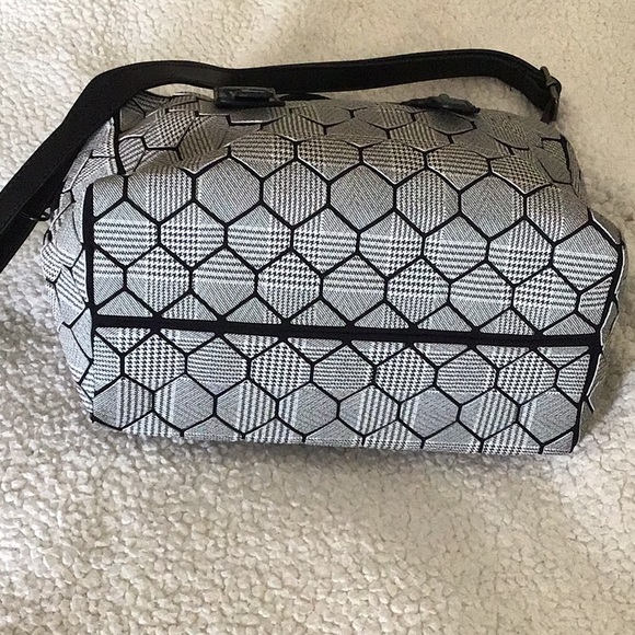 Black/gray geometric patterned vinyl satchel w/detachable strap, never used - Picture 3 of 5